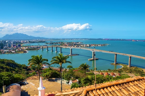 Fotos das cidades de São Paulo e Curitiba