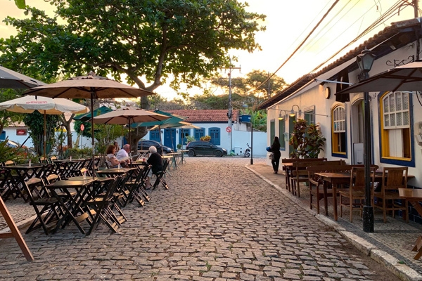 Imagem do final de tarde em Cabo Frio