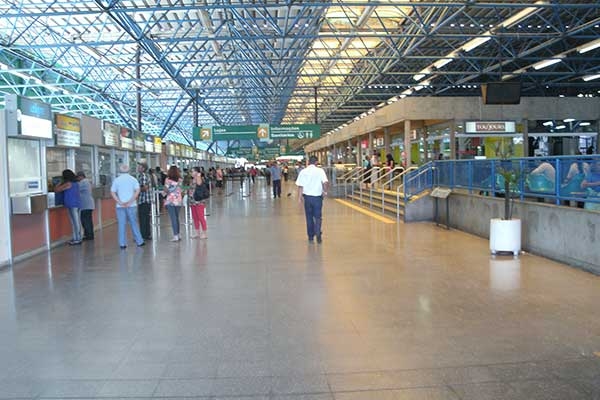 Imagem de movimento no terminal de Barra Funda em São Paulo