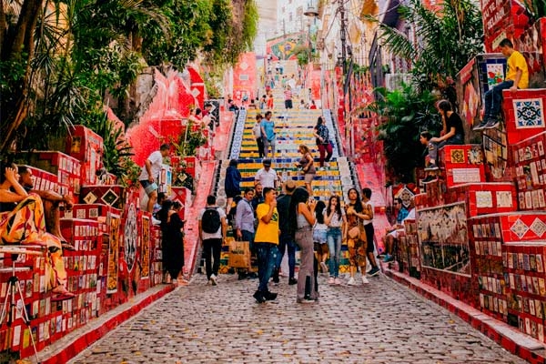 Imagem da escadaria Selarón na cidade do Rio de Janeiro