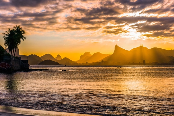 Imagem da praia de Icaraí em Niterói 