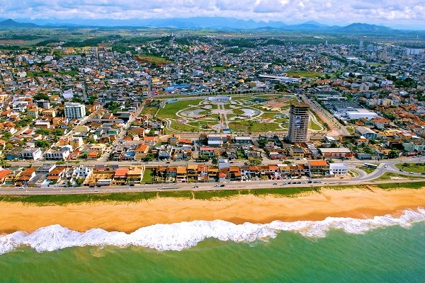 Fotos das cidades de São Paulo e Curitiba