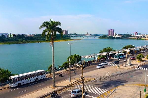 Fotos das cidades de São Paulo e Curitiba