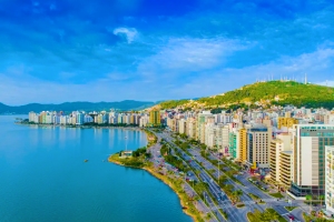 Fotos das cidades de São Paulo e Curitiba