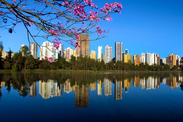 Fotos das cidades de São Paulo e Florianópolis