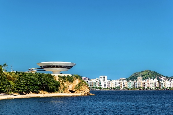 Fotos das cidades de São Paulo e Curitiba