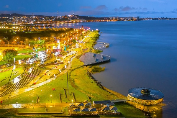 Fotos das cidades de São Paulo e Florianópolis