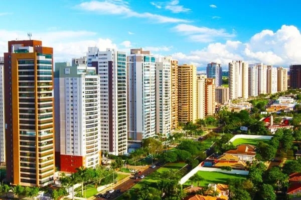 Fotos das cidades de São Paulo e Curitiba