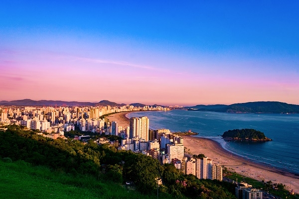 Fotos das cidades de São Paulo e Curitiba