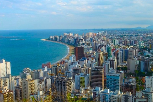 Fotos das cidades de São Paulo e Florianópolis