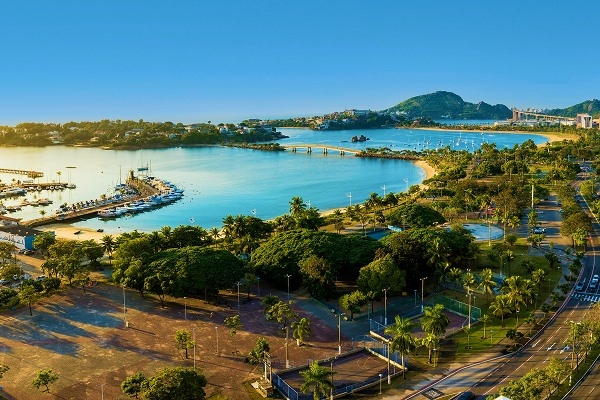 Fotos das cidades de São Paulo e Florianópolis